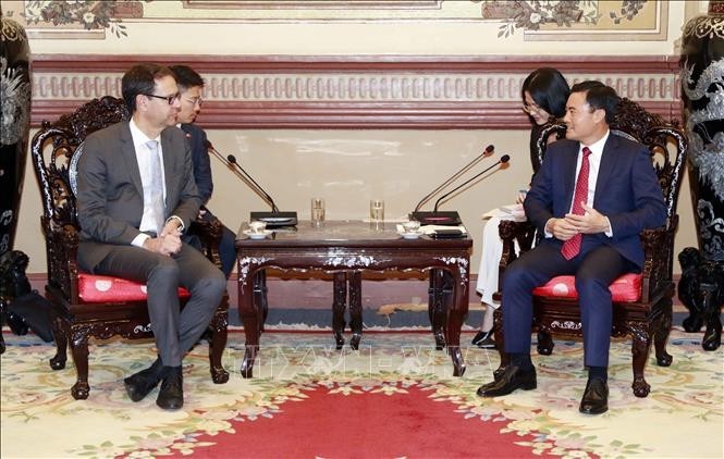 Ciudad Ho Chi Minh y Suiza fortalecen relaciones  - ảnh 1