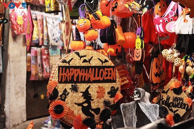 El ambiente de Halloween llega temprano a Hanói - ảnh 1