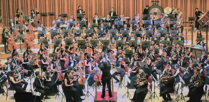 Concierto benéfico en Hanói para ayudar a niños en condiciones díficiles - ảnh 1