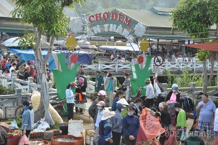 Singular mercadillo de San Thang - ảnh 2