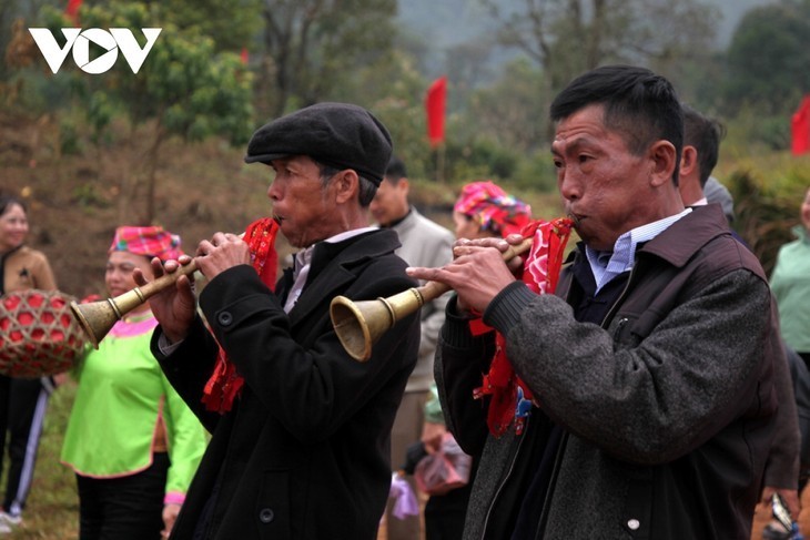 Ceremonia de recogida a la novia de la etnia Giay en Lai Chau - ảnh 9