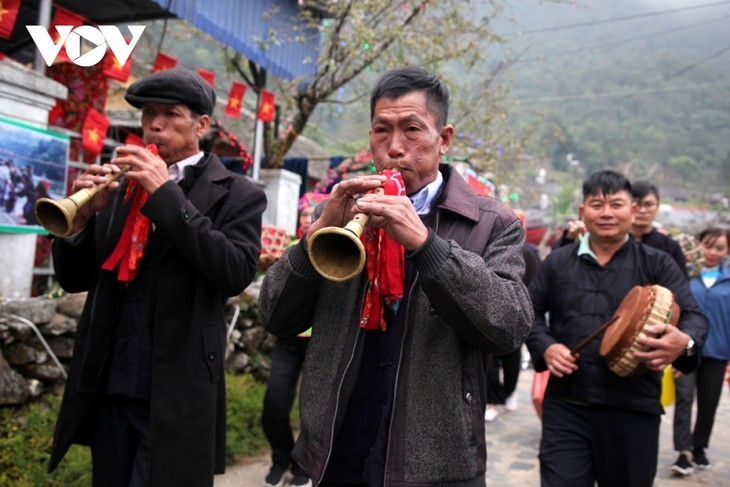 Ceremonia de recogida a la novia de la etnia Giay en Lai Chau - ảnh 10