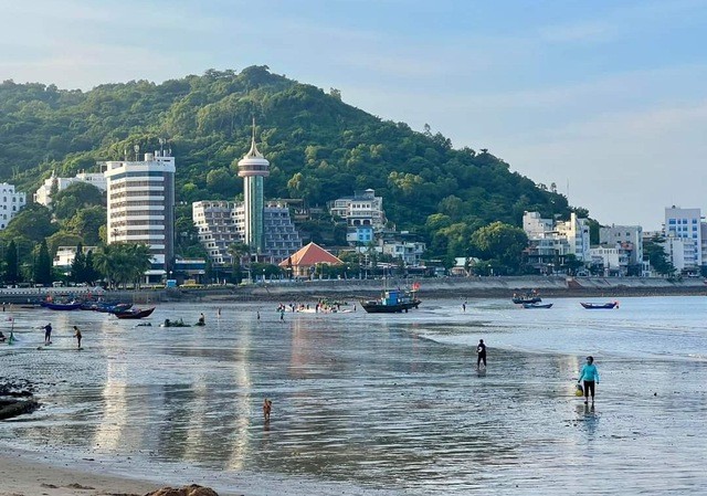 Ba Ria-Vung Tau recibe cuatro millones de visitantes en tres meses - ảnh 1