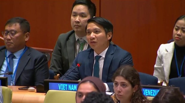 Jóvenes vietnamitas prometen unirse a la respuesta al cambio climático - ảnh 1