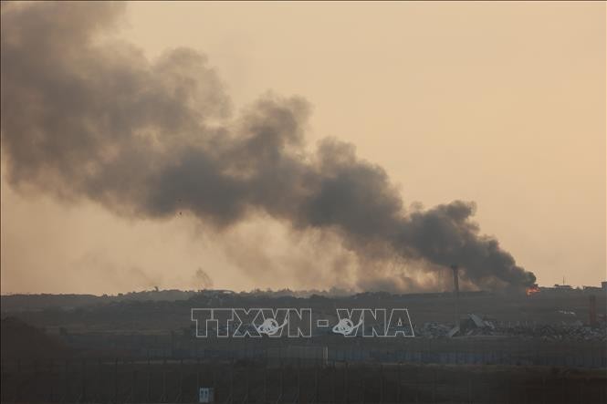 Oficina de la Cruz Roja en Gaza perjudicada por bombardeos - ảnh 1