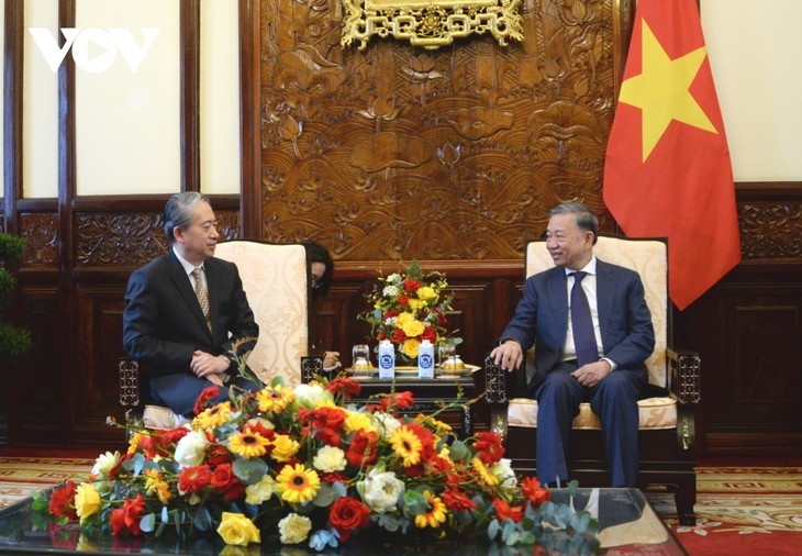 Presidente de Vietnam recibe a embajadores de China y Reino Unido - ảnh 1