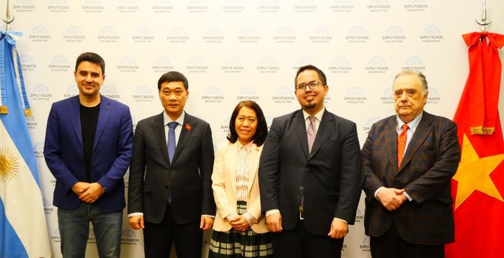 Vietnam fortalece cooperación legislativa con Argentina y Chile - ảnh 1