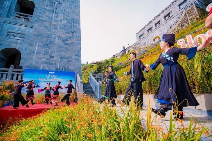 El brillo del Festival de las Flores Crocosmia 2024 en Sa Pa - ảnh 7