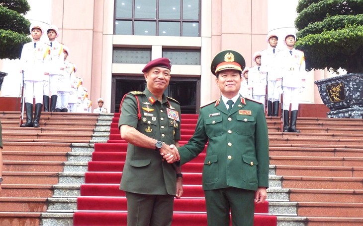 Vietnam y Malasia intensifican cooperación en defensa  - ảnh 1