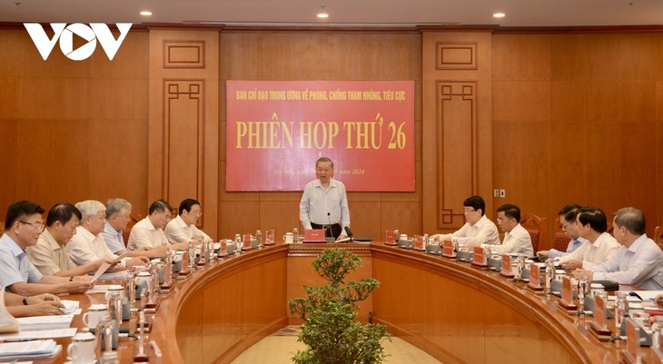 Máximo líder político de Vietnam pide mejorar prevención y lucha contra corrupción y negatividad  - ảnh 1