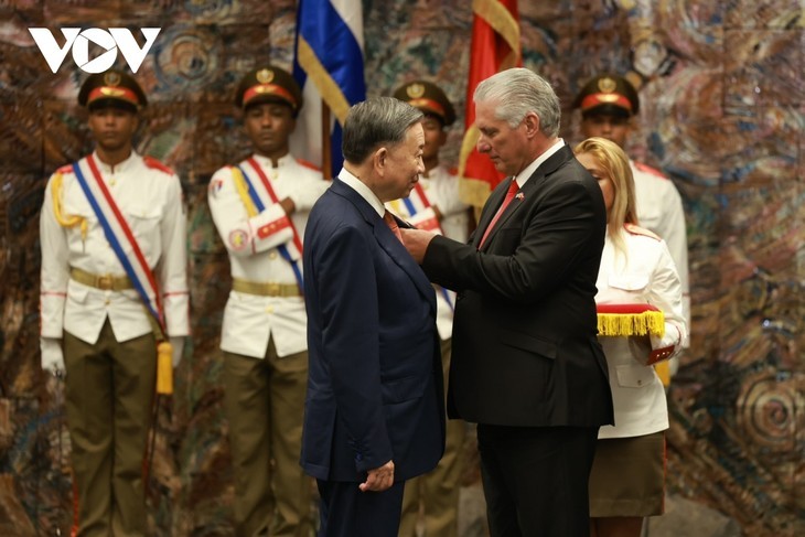 Cuba otorga Orden José Martí al líder político de Vietnam     - ảnh 1