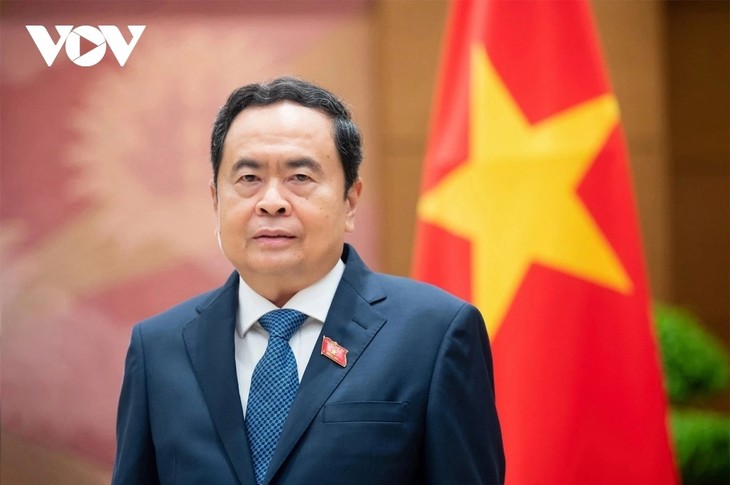 Líder del Parlamento de Vietnam asiste a AIPA-45 en Laos  - ảnh 1