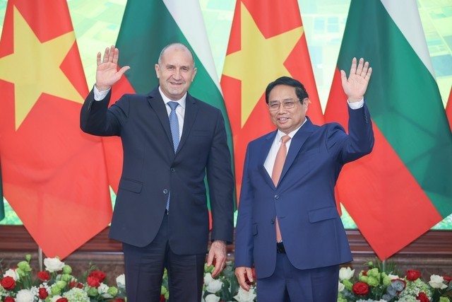 Premier de Vietnam se reúne con el presidente búlgaro - ảnh 1