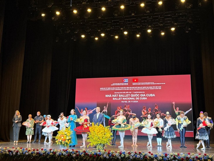 Celebra el Ballet Nacional de Cuba aniversario 60 de su primera actuación en Vietnam - ảnh 1