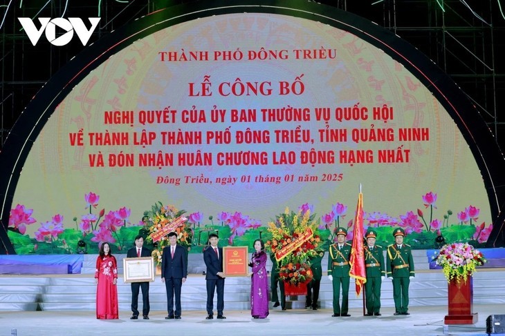 El municipio de Dong Trieu se convierte en la quinta ciudad de Quang Ninh - ảnh 1