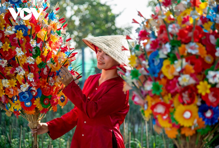 El pueblo de flores de papel de Thanh Tien en vísperas del Tet - ảnh 8