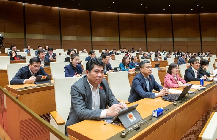 Asamblea Nacional de Vietnam analiza medidas para eliminar barreras en ciencia y tecnología  - ảnh 1