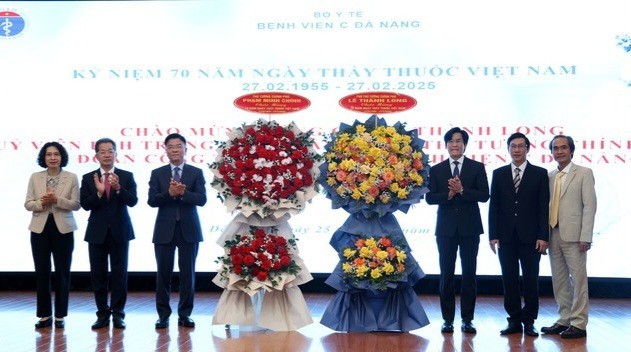 Prosiguen actividades conmemorativas por el Día del Médico de Vietnam - ảnh 1