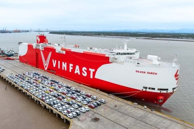 VinFast exporta casi 2.500 vehículos eléctricos a Indonesia - ảnh 1