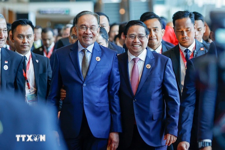 Premier de Vietnam sostiene reuniones importantes al margen de la 46.ª Cumbre de la ASEAN - ảnh 3