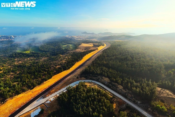 Binh Dinh: carreteras costeras dignas de una postal - ảnh 13