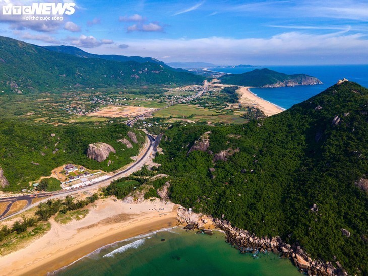 Binh Dinh: carreteras costeras dignas de una postal - ảnh 18