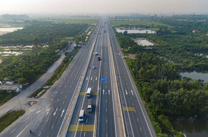 Hung Yen amplía el desarrollo de un ecosistema logístico multimodal - ảnh 1