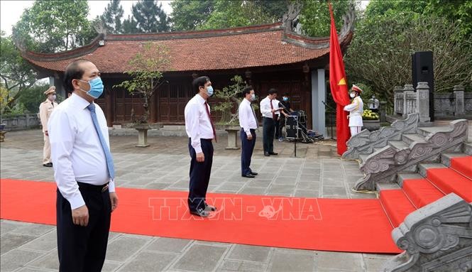 富寿省举行国祖雒龙君祭祀仪式暨国母瓯姬上香仪式 - ảnh 1