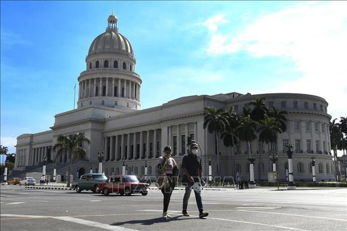 向古巴领导人转交越共中央总书记、国家主席阮富仲的信件 - ảnh 1