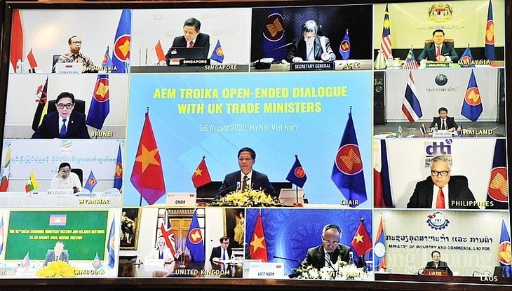 ASEAN 2020：东盟与英国举行视频对话 - ảnh 1