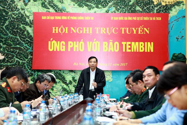 Le PM dirige la confrontation au typhon Tembin - ảnh 2