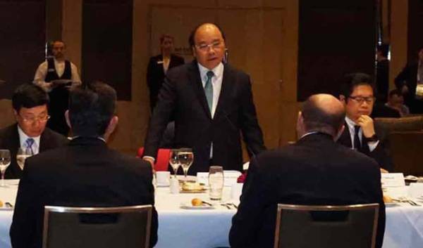 Nguyen Xuan Phuc rencontre des Australiens investissant au Vietnam - ảnh 1