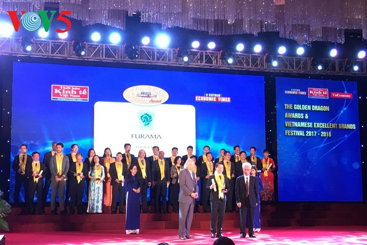 Remise du prix Dragon d’or aux meilleures entreprises au Vietnam - ảnh 1