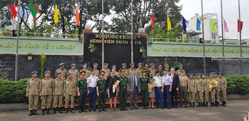 Aide américaine à l’hôpital militaire 175 - ảnh 1