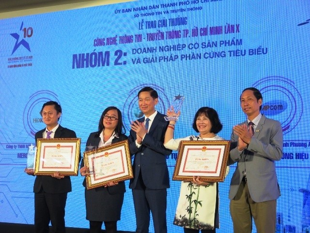 Hô Chi Minh-ville: Remise des prix aux solutions technologiques pour une ville intelligente - ảnh 1