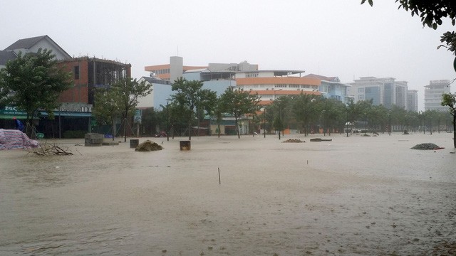  Catastrophes naturelles : Poursuite d’un projet d’aide américaine à 4 provinces centrales - ảnh 1