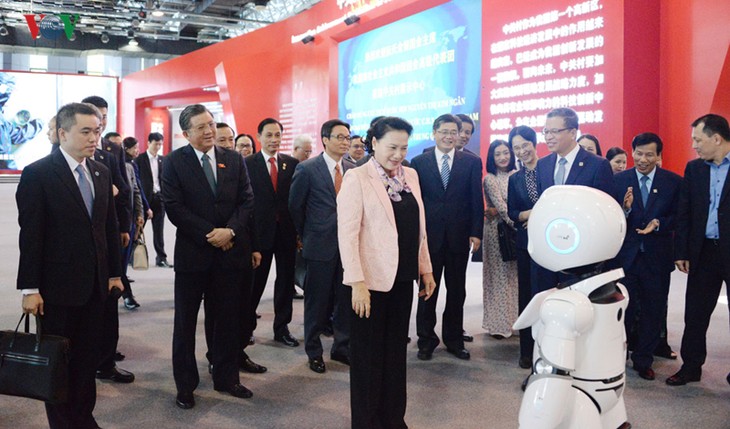 Nguyên Thi Kim Ngân visite le parc scientifique de Zhongguancun - ảnh 1