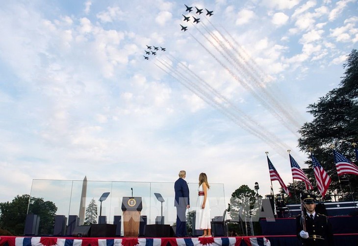 L'Amérique célèbre un 4 juillet au goût amer - ảnh 1