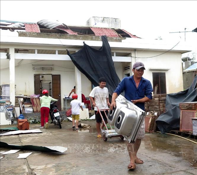 Molave: Quang Ngai met tout en oeuvre pour stabiliser la vie de la population - ảnh 1