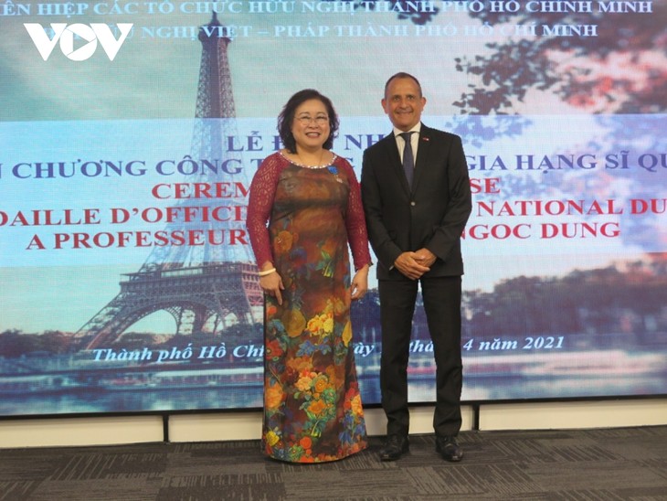 Le gouvernement français honore Nguyên Thi Ngoc Dung - ảnh 1