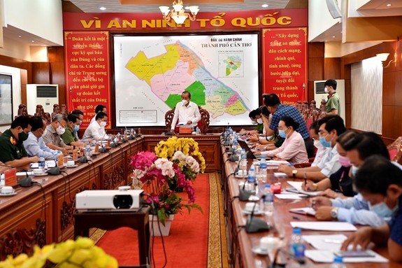 Truong Hoa Binh inspecte la prévention anti-Covid-19 à Cân Tho - ảnh 1