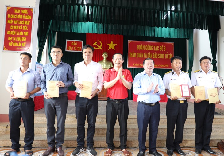 Soutien aux soldats et habitants de l’archipel de Truong Sa (Spratly) - ảnh 1