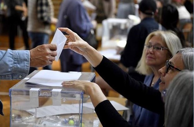 Espagne: les élections anticipées mettent en suspens de nombreuses lois - ảnh 1