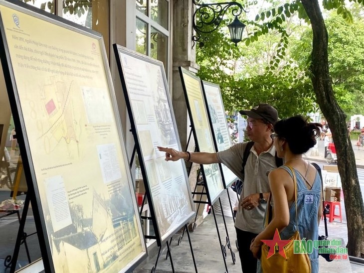 L’exposition «Lac de l’Épée restituée, intersection Est-Ouest» - ảnh 1