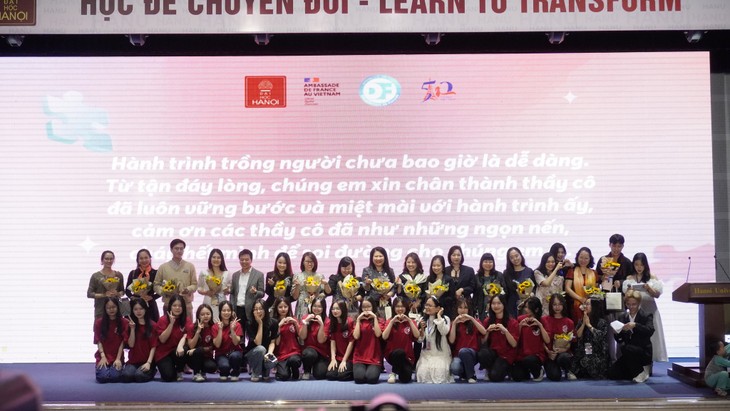 Puzzles Francophones: une soirée haute en couleurs à l’université de Hanoi - ảnh 1