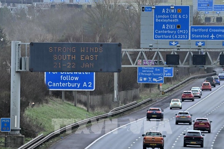 Tempête Isha: Vents violents et fortes pluies frappent le Royaume-Uni et l’Irlande - ảnh 1