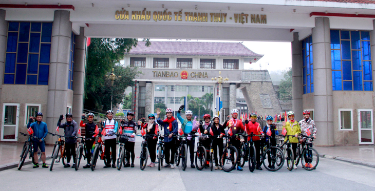 Tourisme: lancement du circuit à vélo «Un itinéraire - deux nations» - ảnh 1