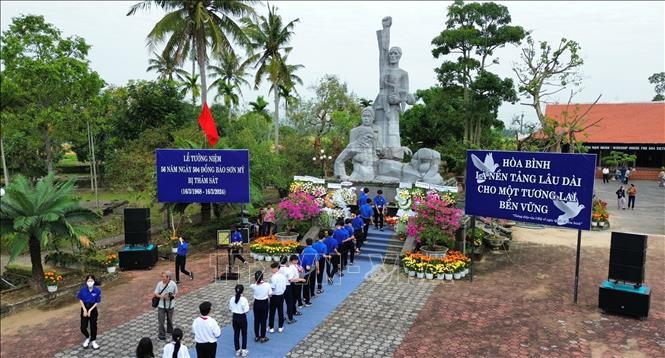 Cérémonie en mémoire des victimes du massacre de Son My - ảnh 1