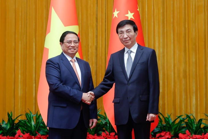 Pham Minh Chinh rencontre Wang Huning - ảnh 1