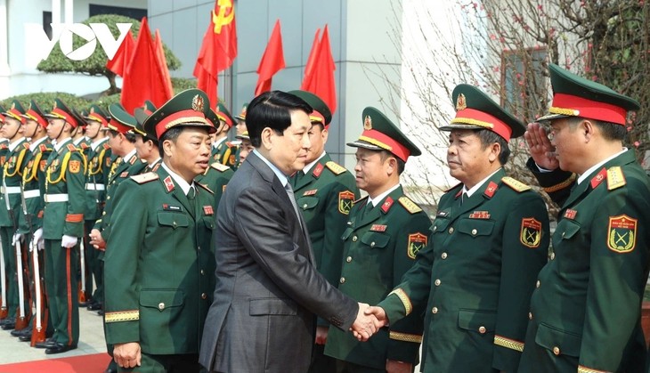 Têt: Luong Cuong en visite auprès des forces spéciales - ảnh 1